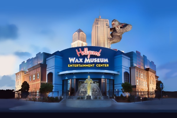 Exterior shot of the Hollywood Wax Museum.